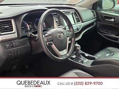 2019 Toyota Highlander SE