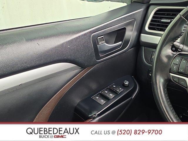 2019 Toyota Highlander SE