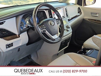 2020 Toyota Sienna XLE Auto Access Seat