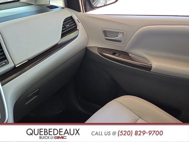 2020 Toyota Sienna XLE Auto Access Seat