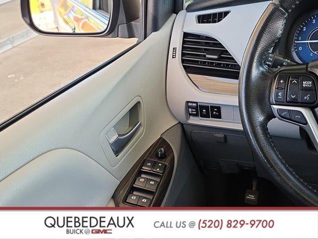 2020 Toyota Sienna XLE Auto Access Seat