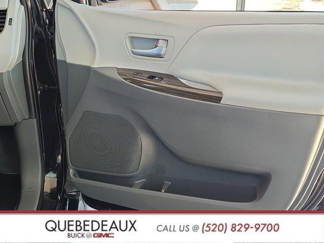 2020 Toyota Sienna XLE Auto Access Seat