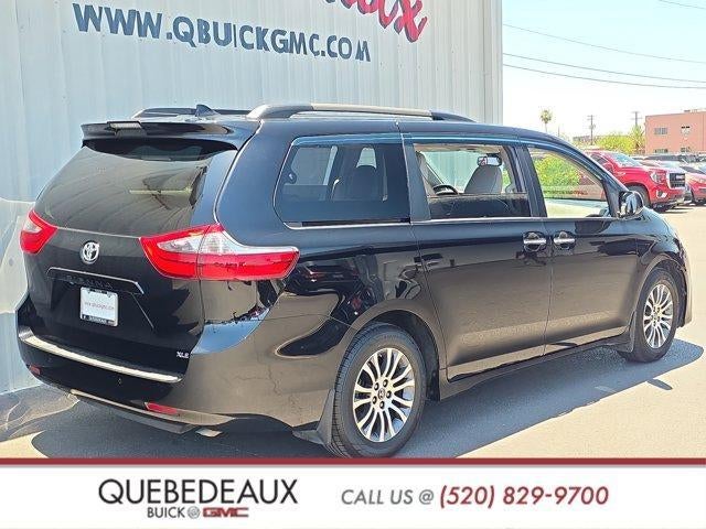 2020 Toyota Sienna XLE Auto Access Seat