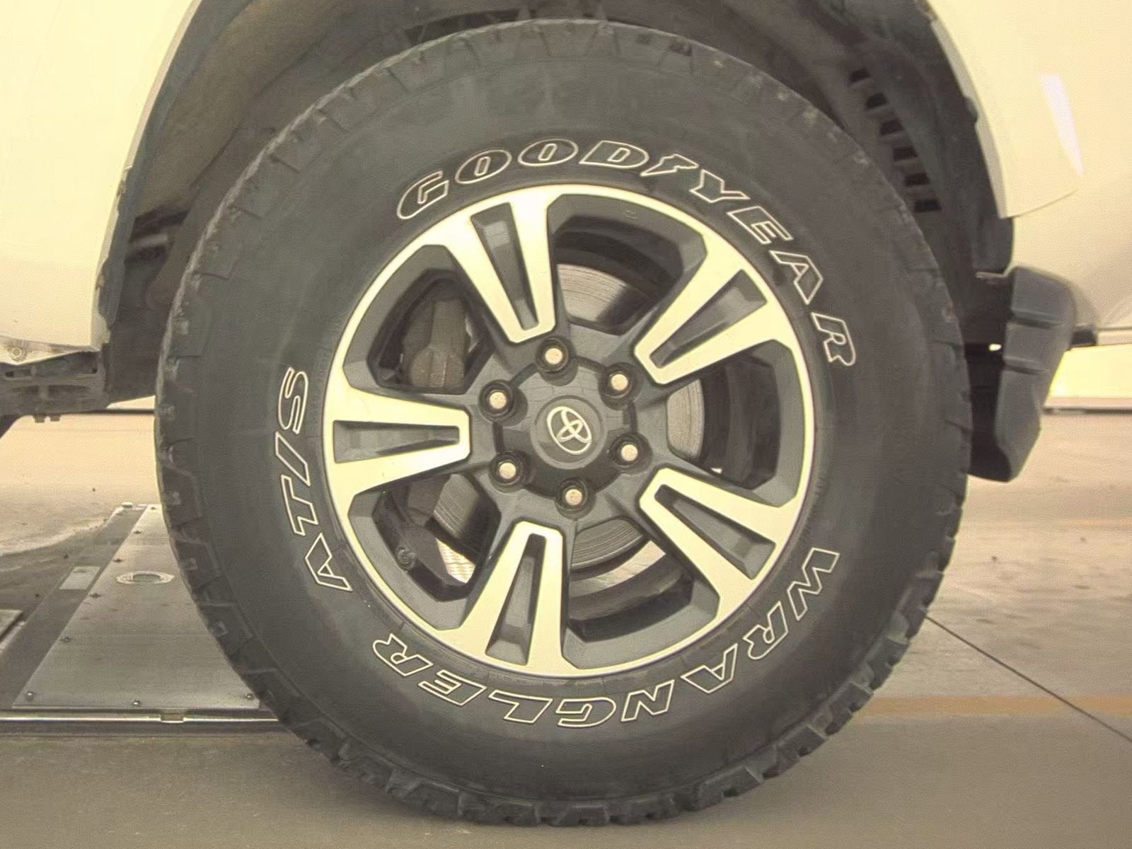 2017 Toyota Tacoma SR5