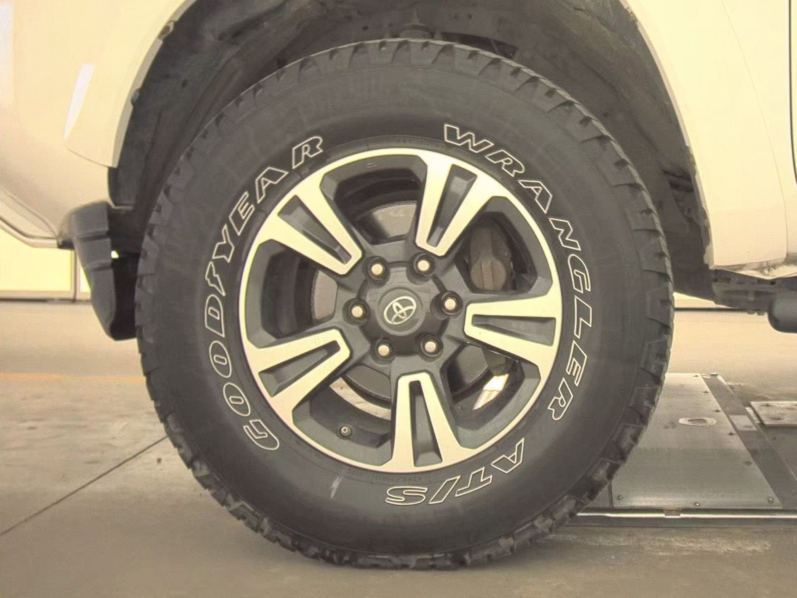 2017 Toyota Tacoma SR5