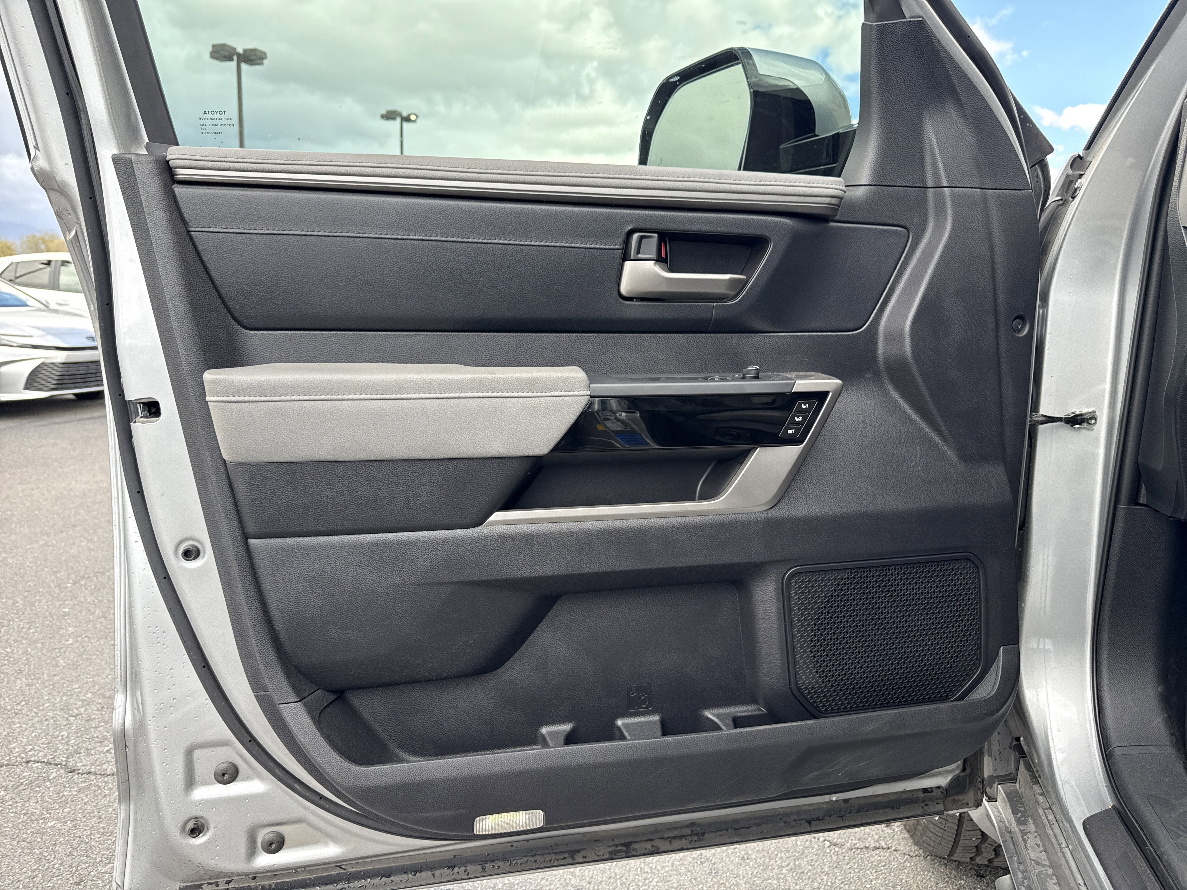 2022 Toyota Tundra 4WD Limited