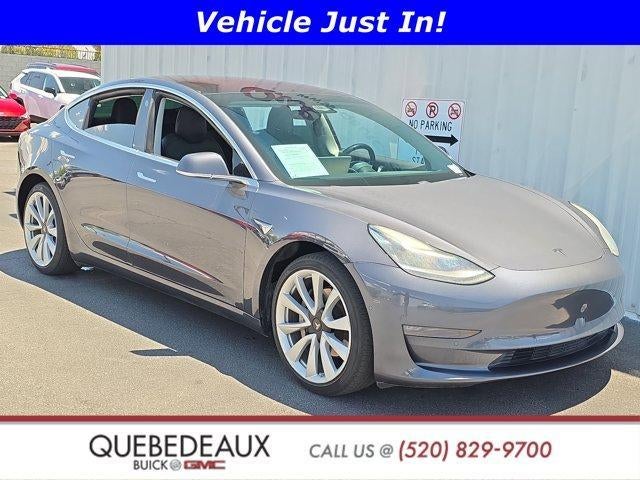 2019 Tesla Model 3 Rear-Wheel Drive Mid Range's photo