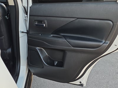 2020 Mitsubishi Outlander SE