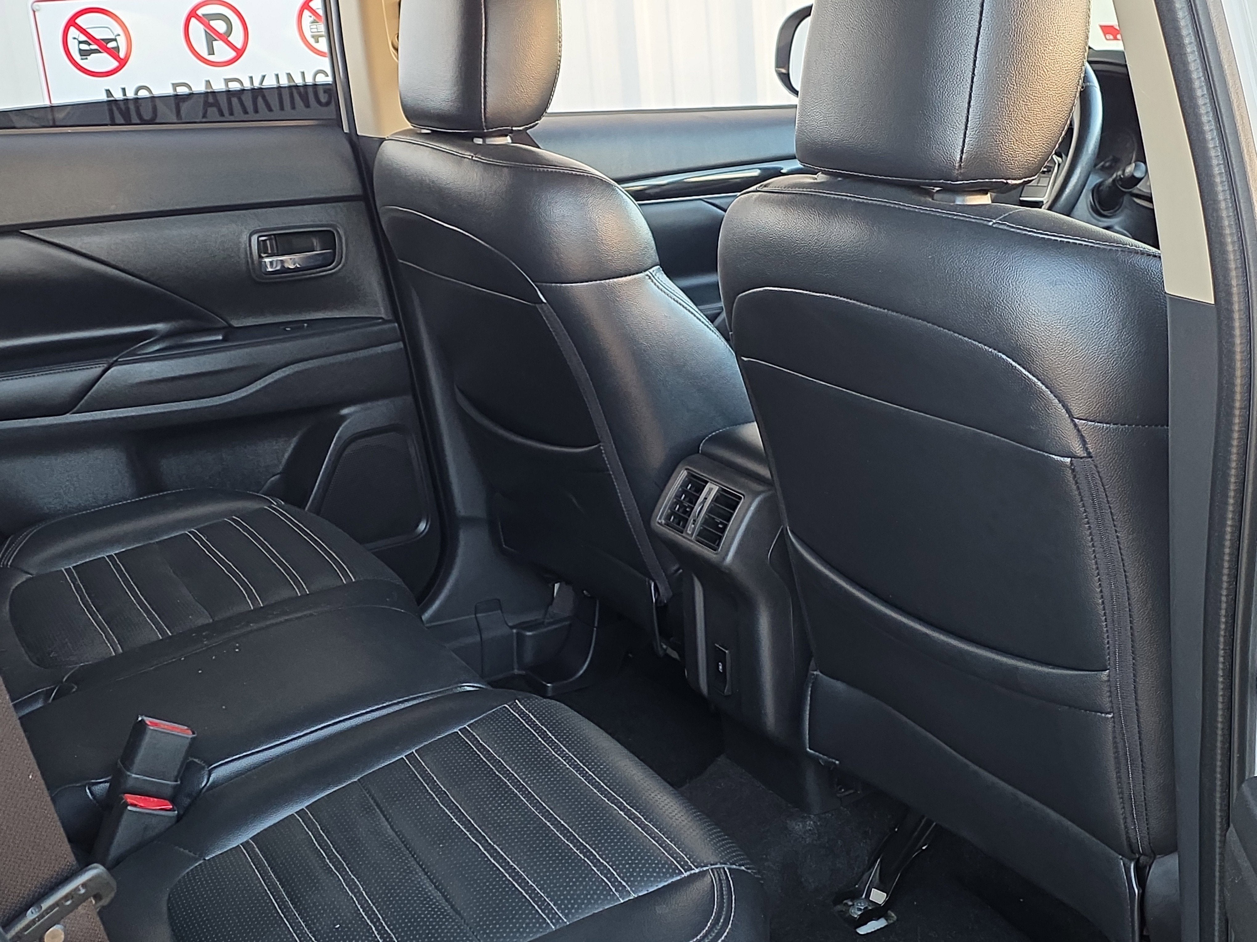 2020 Mitsubishi Outlander SE