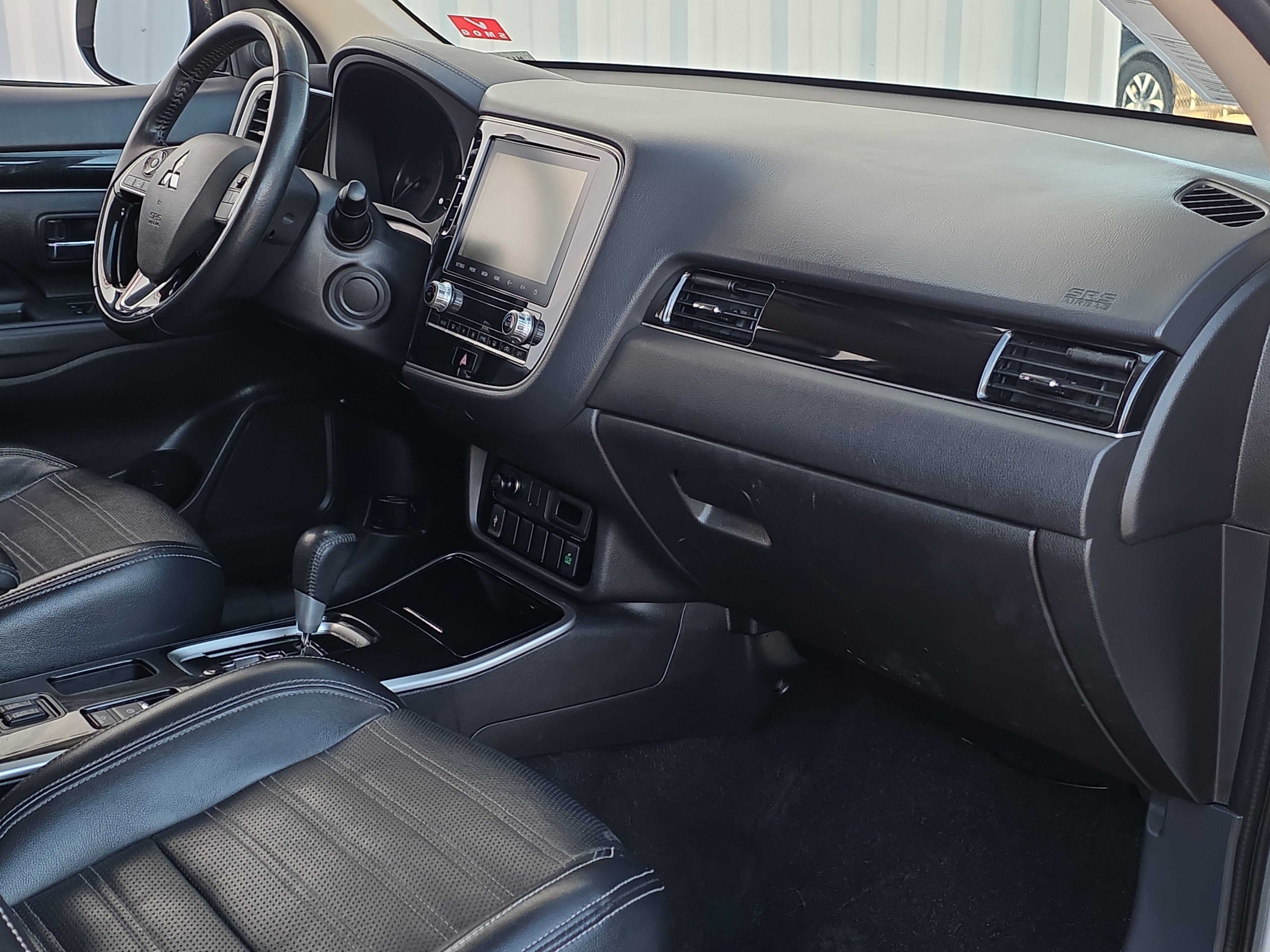 2020 Mitsubishi Outlander SE