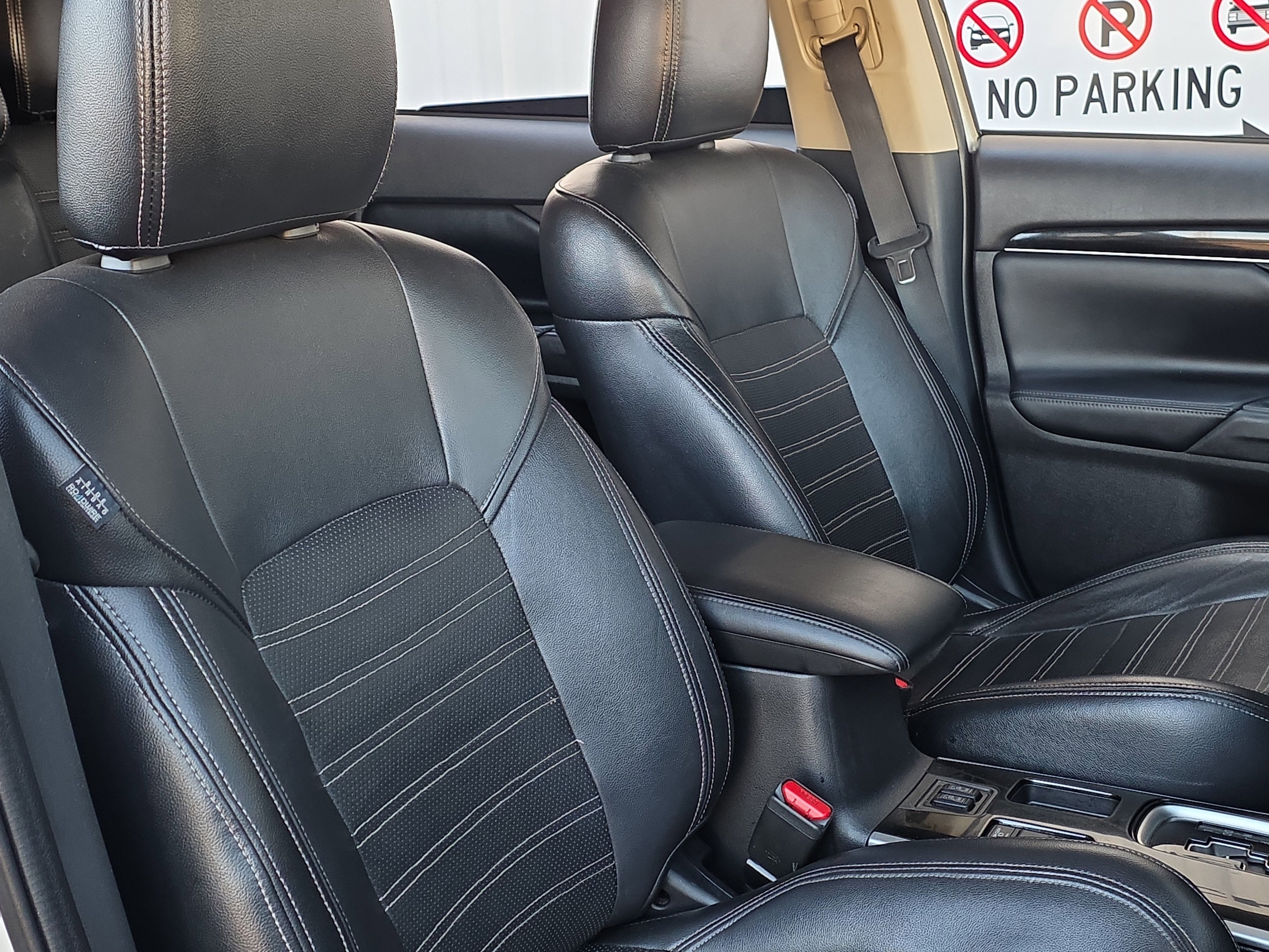 2020 Mitsubishi Outlander SE