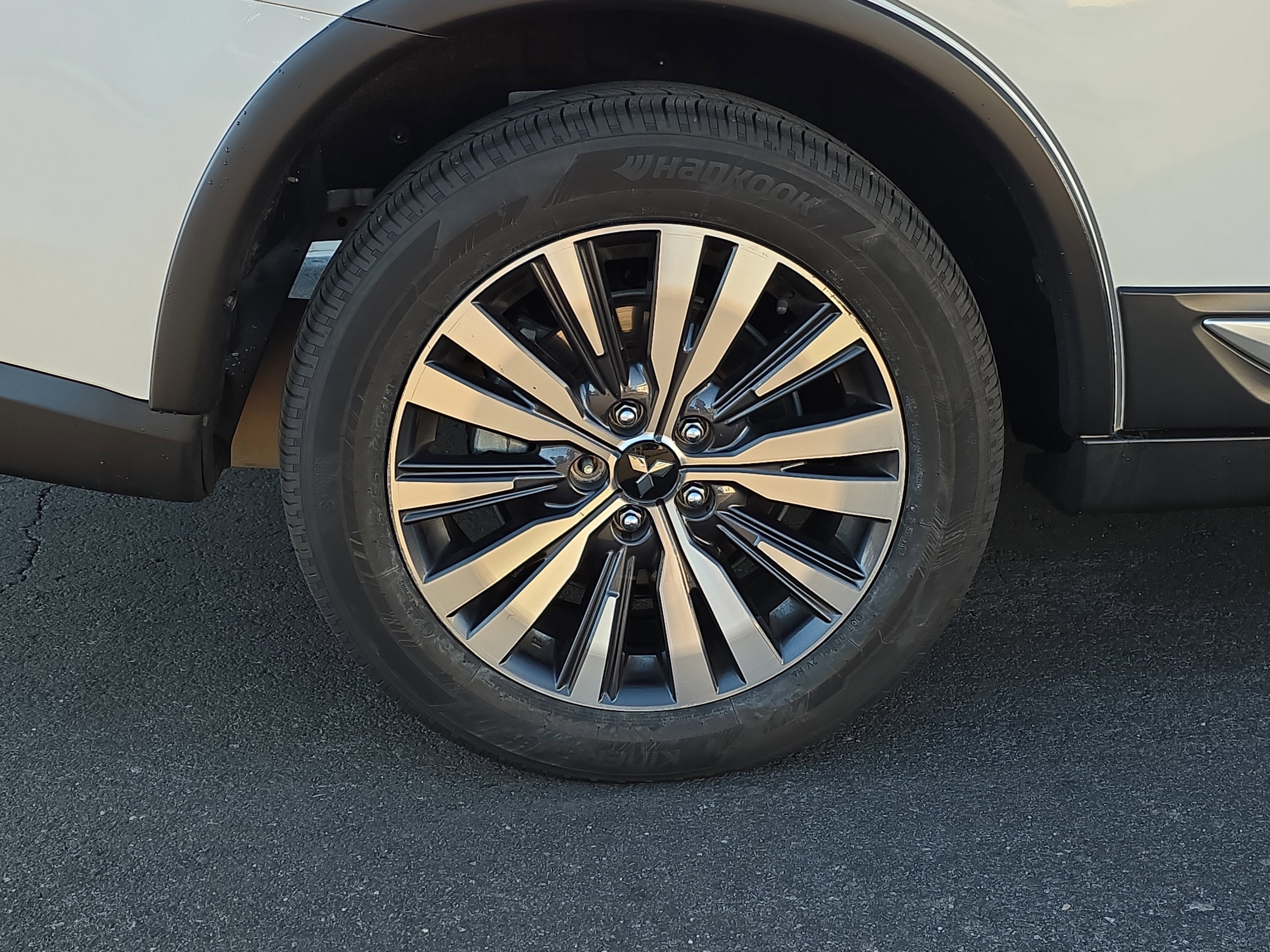 2020 Mitsubishi Outlander SE