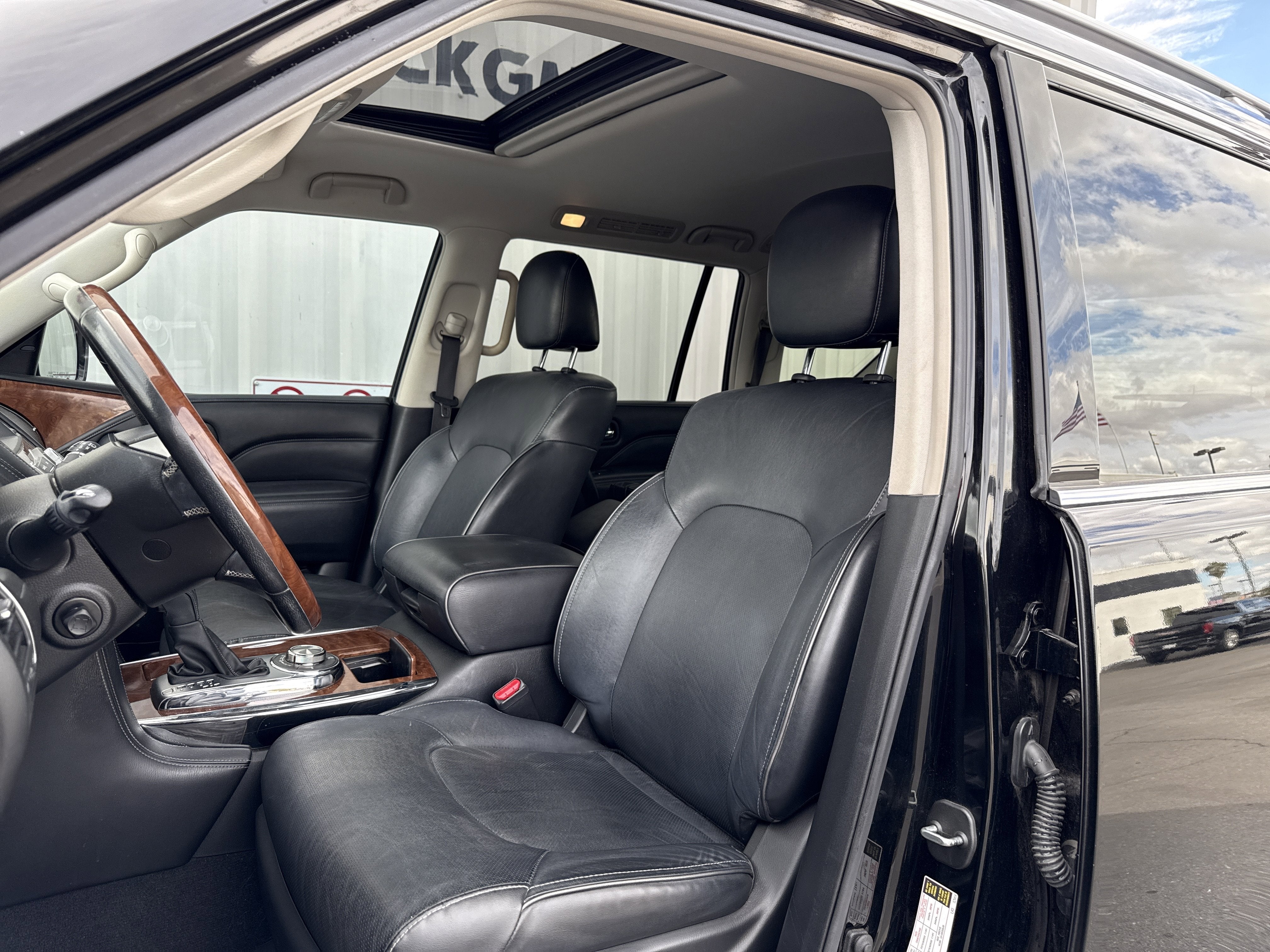 2019 INFINITI QX80 LUXE