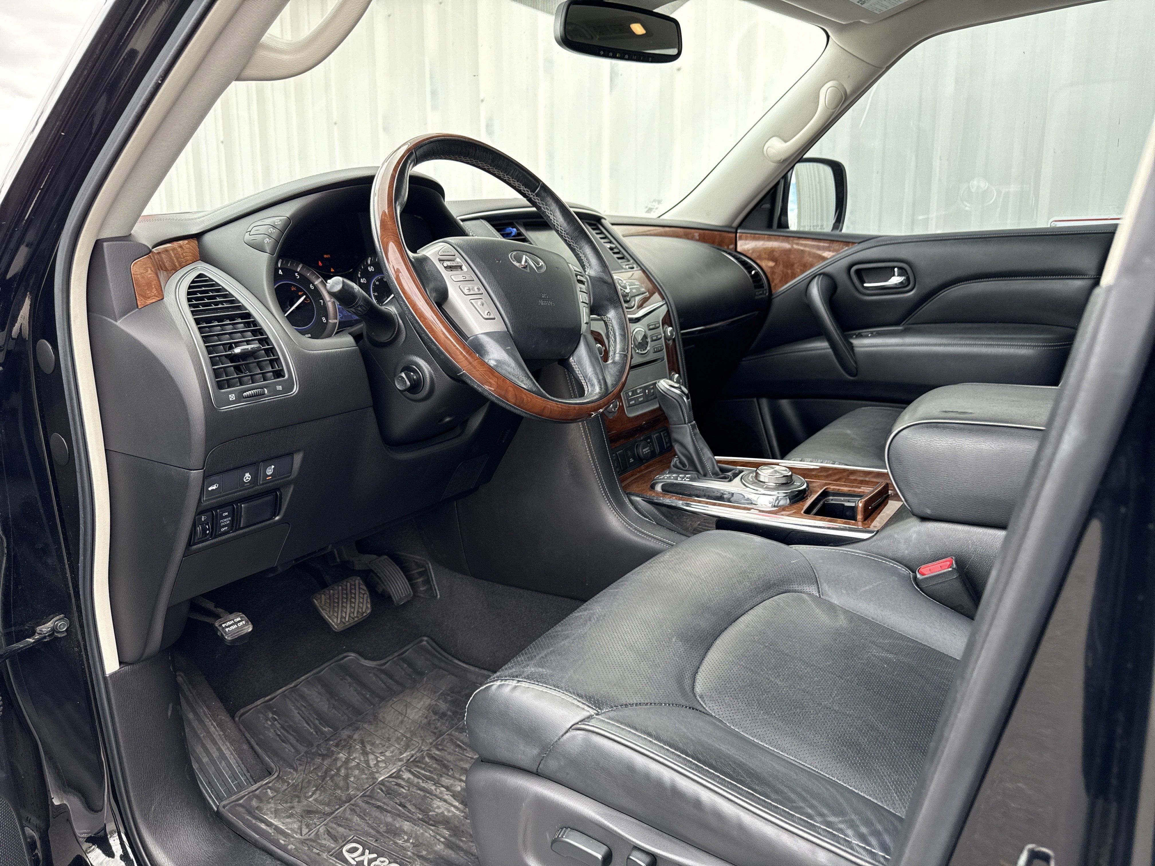 2019 INFINITI QX80 LUXE