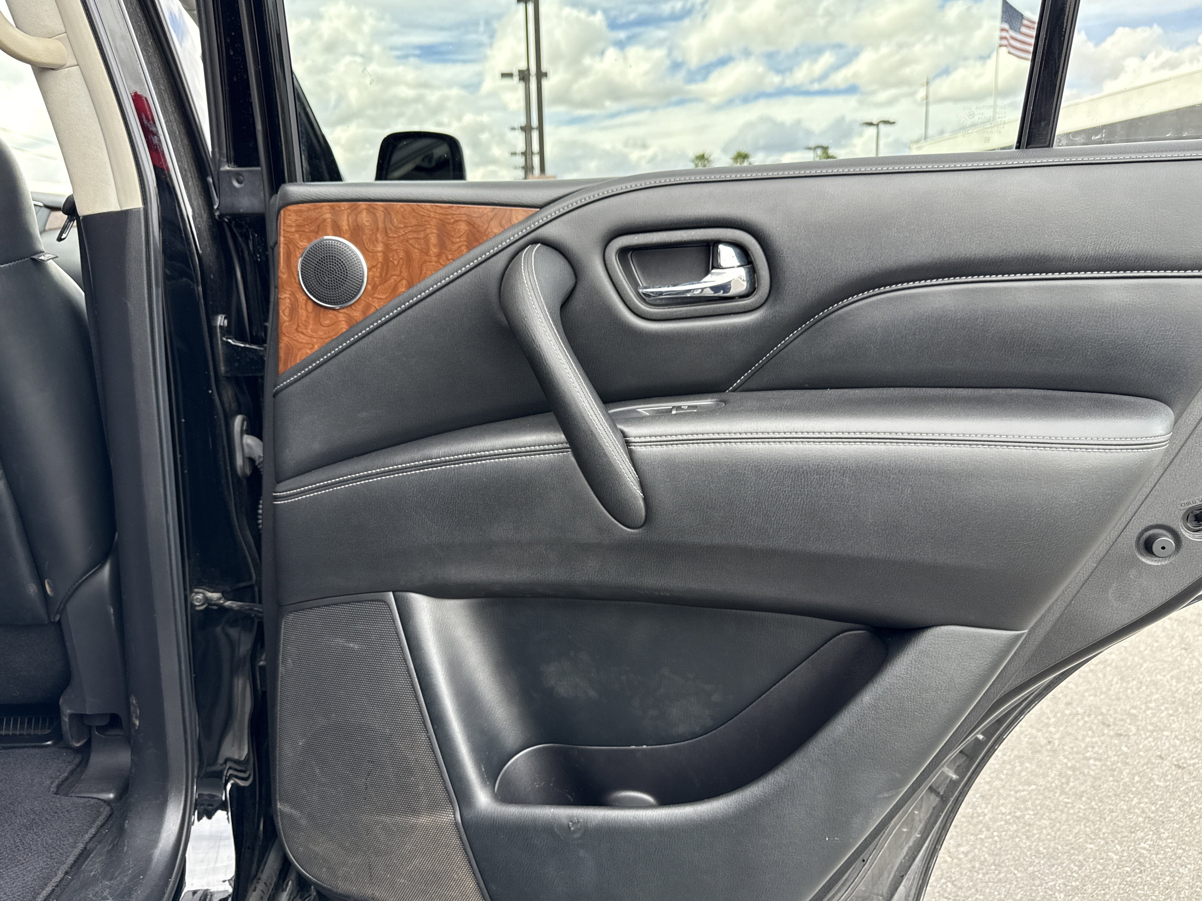 2019 INFINITI QX80 LUXE