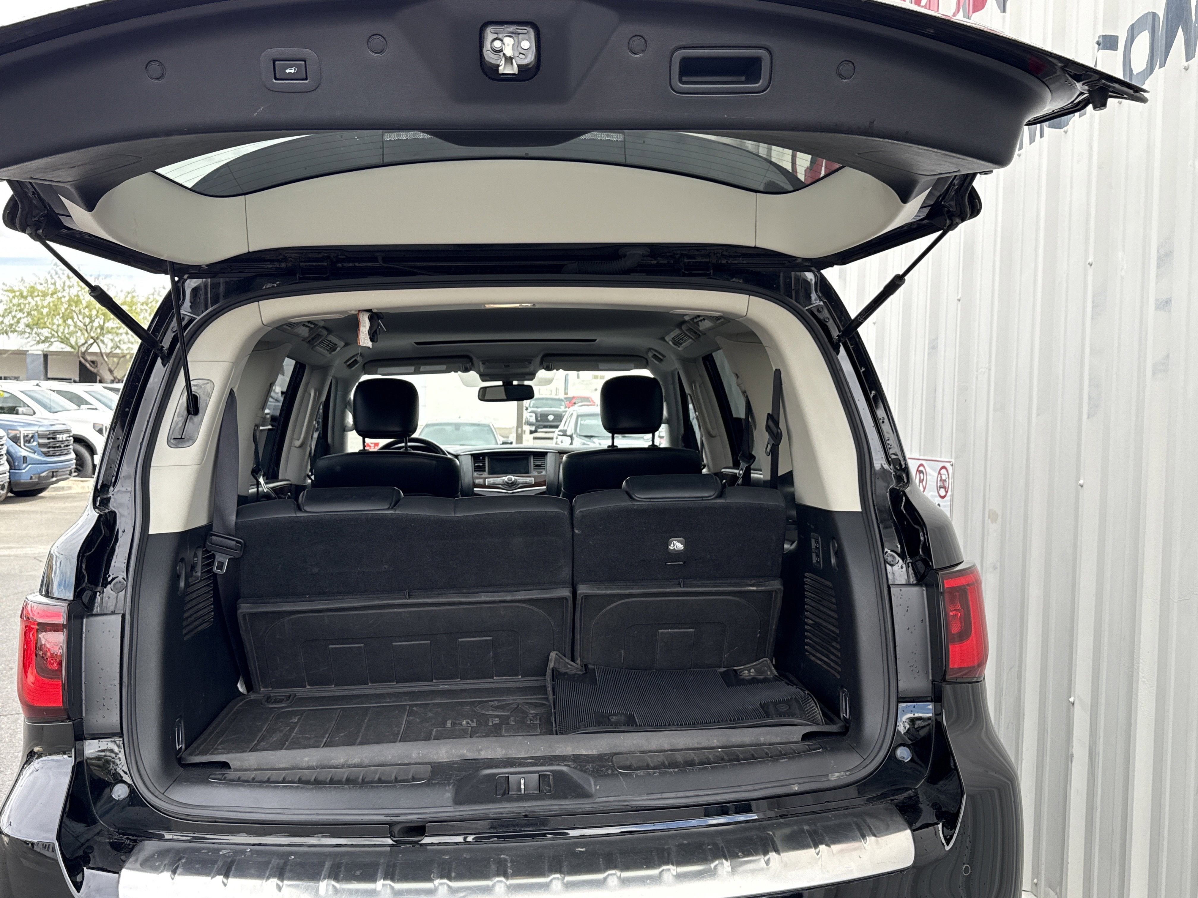 2019 INFINITI QX80 LUXE