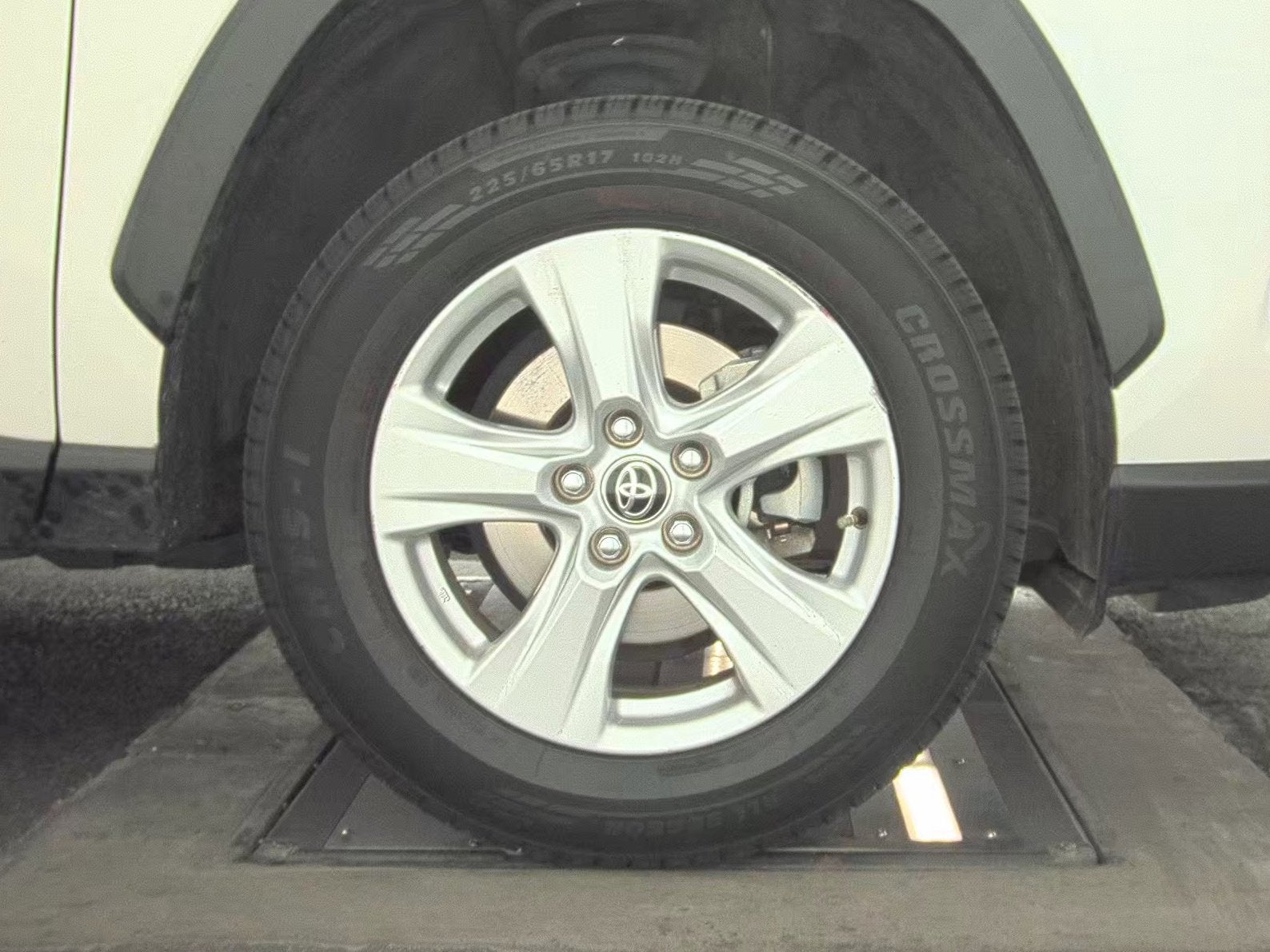 2020 Toyota RAV4 Hybrid LE