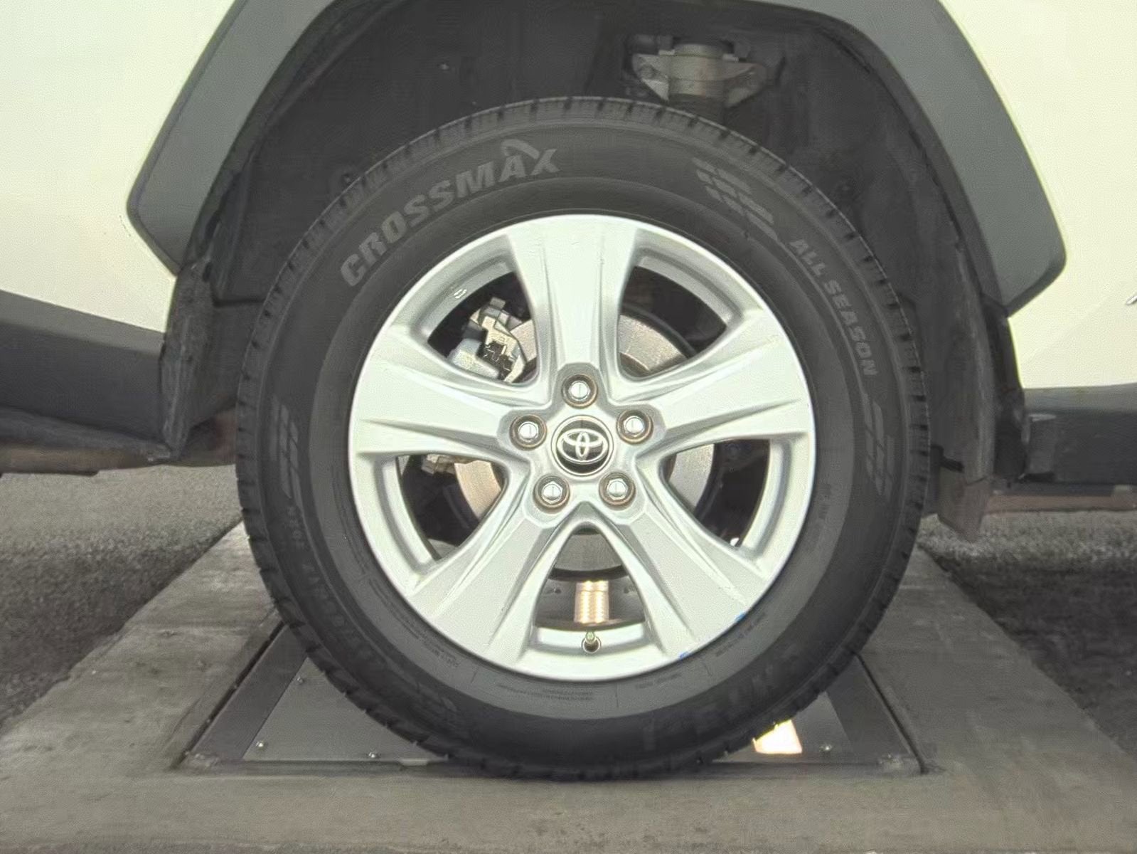 2020 Toyota RAV4 Hybrid LE