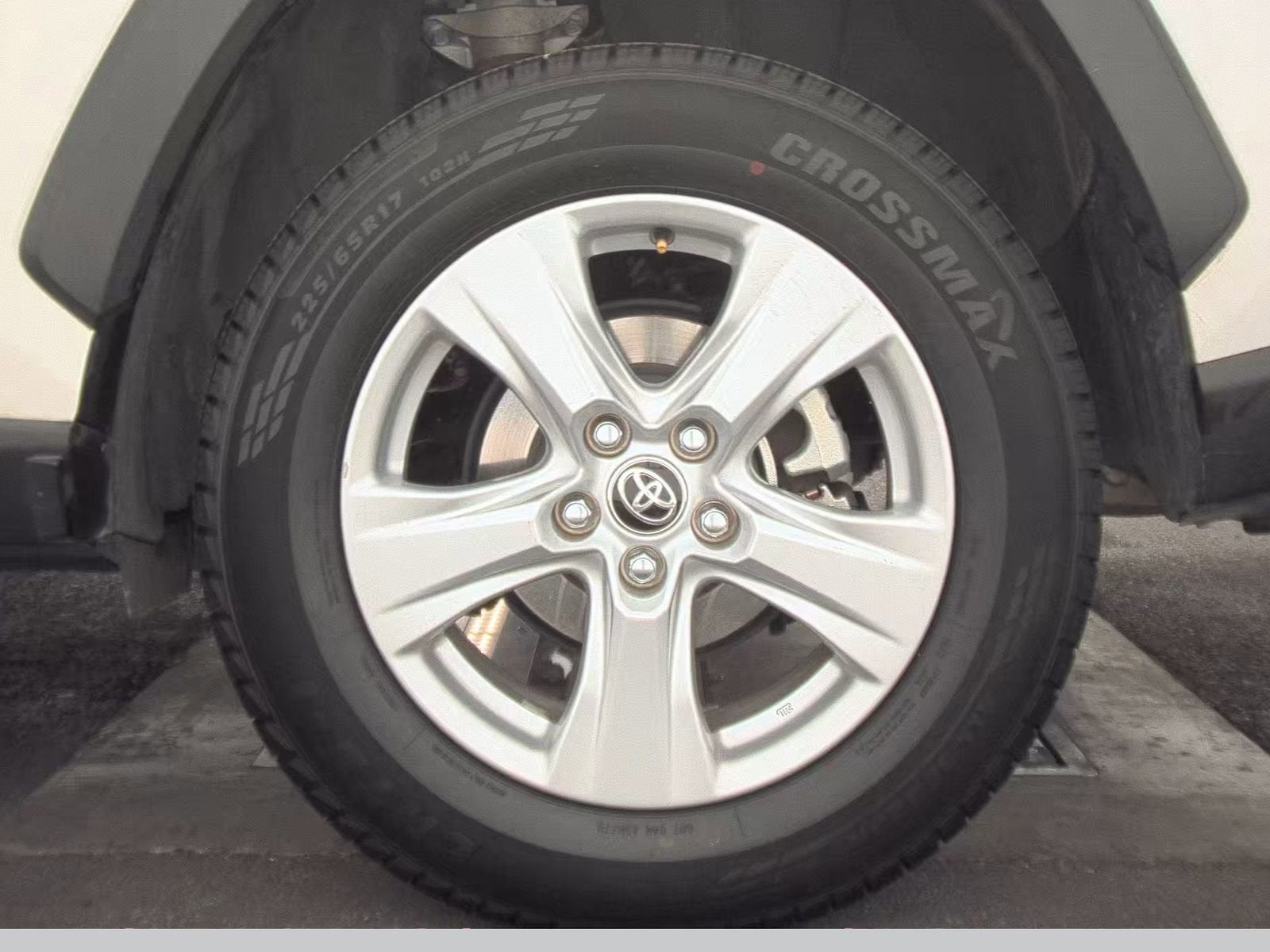 2020 Toyota RAV4 Hybrid LE