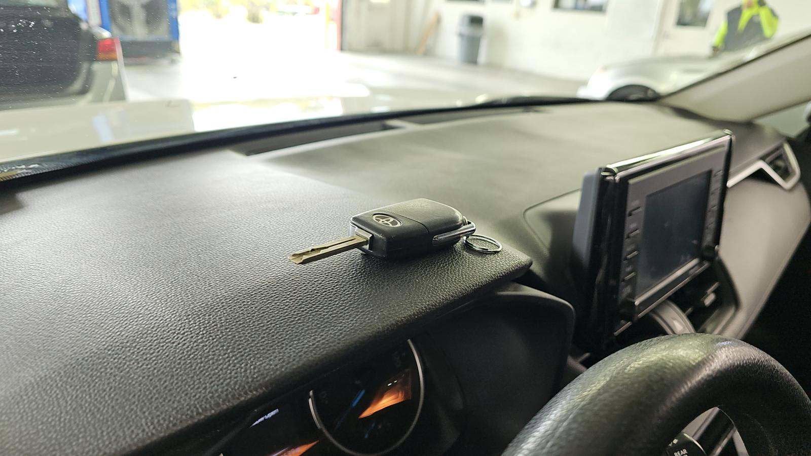 2020 Toyota RAV4 Hybrid LE