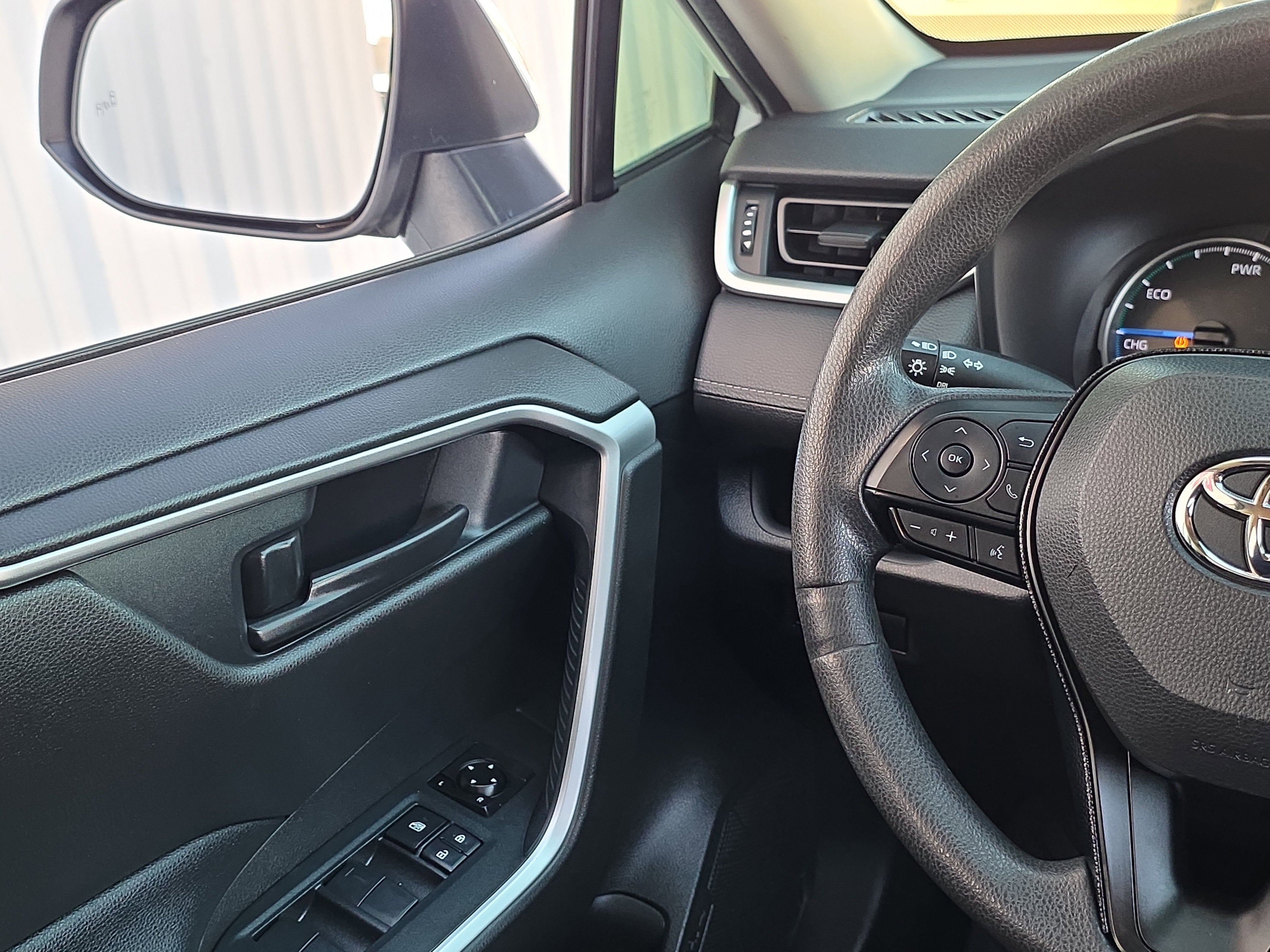 2020 Toyota RAV4 Hybrid LE