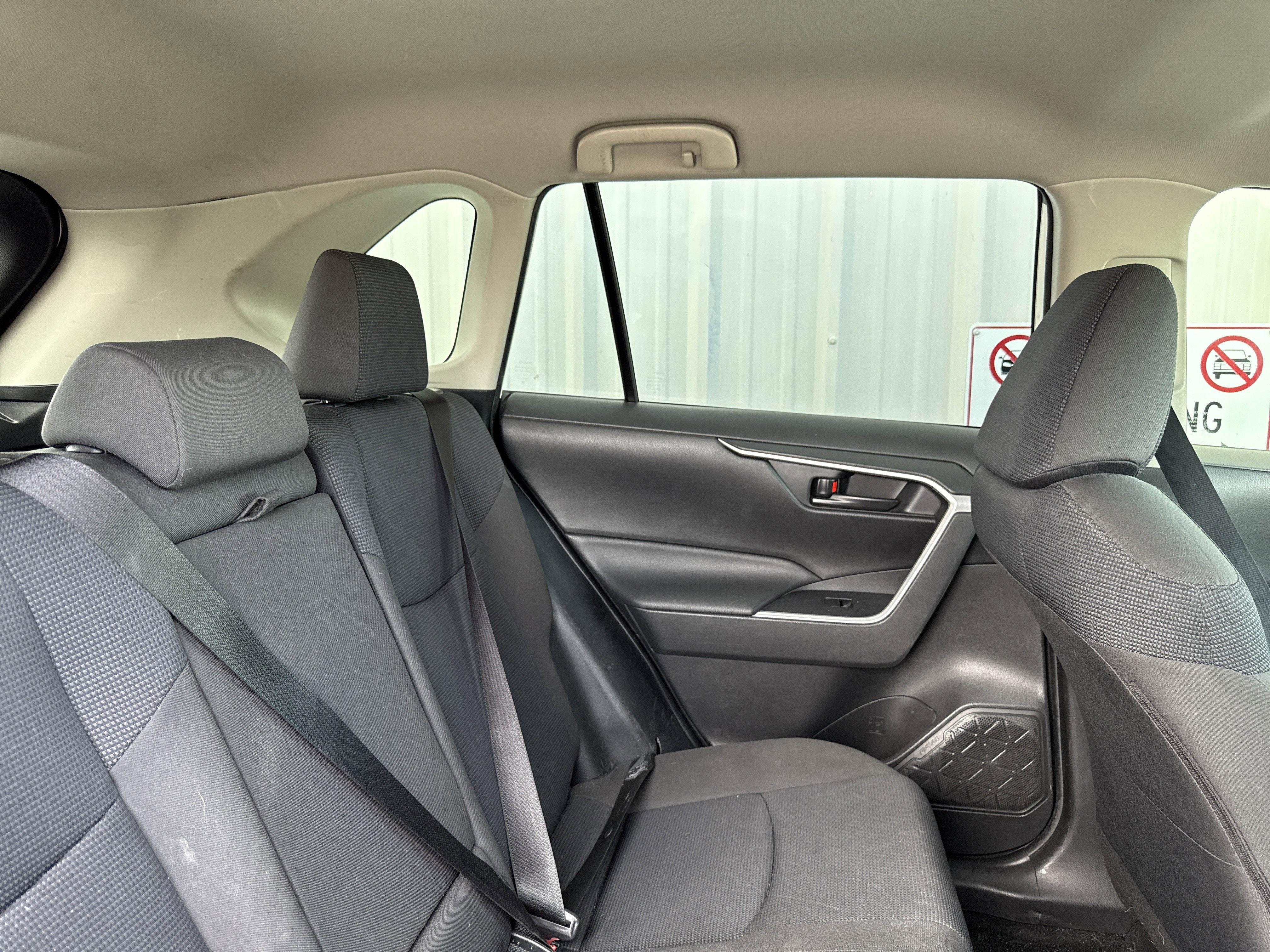 2020 Toyota RAV4 Hybrid LE