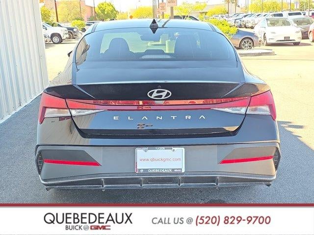 2025 Hyundai Elantra SE
