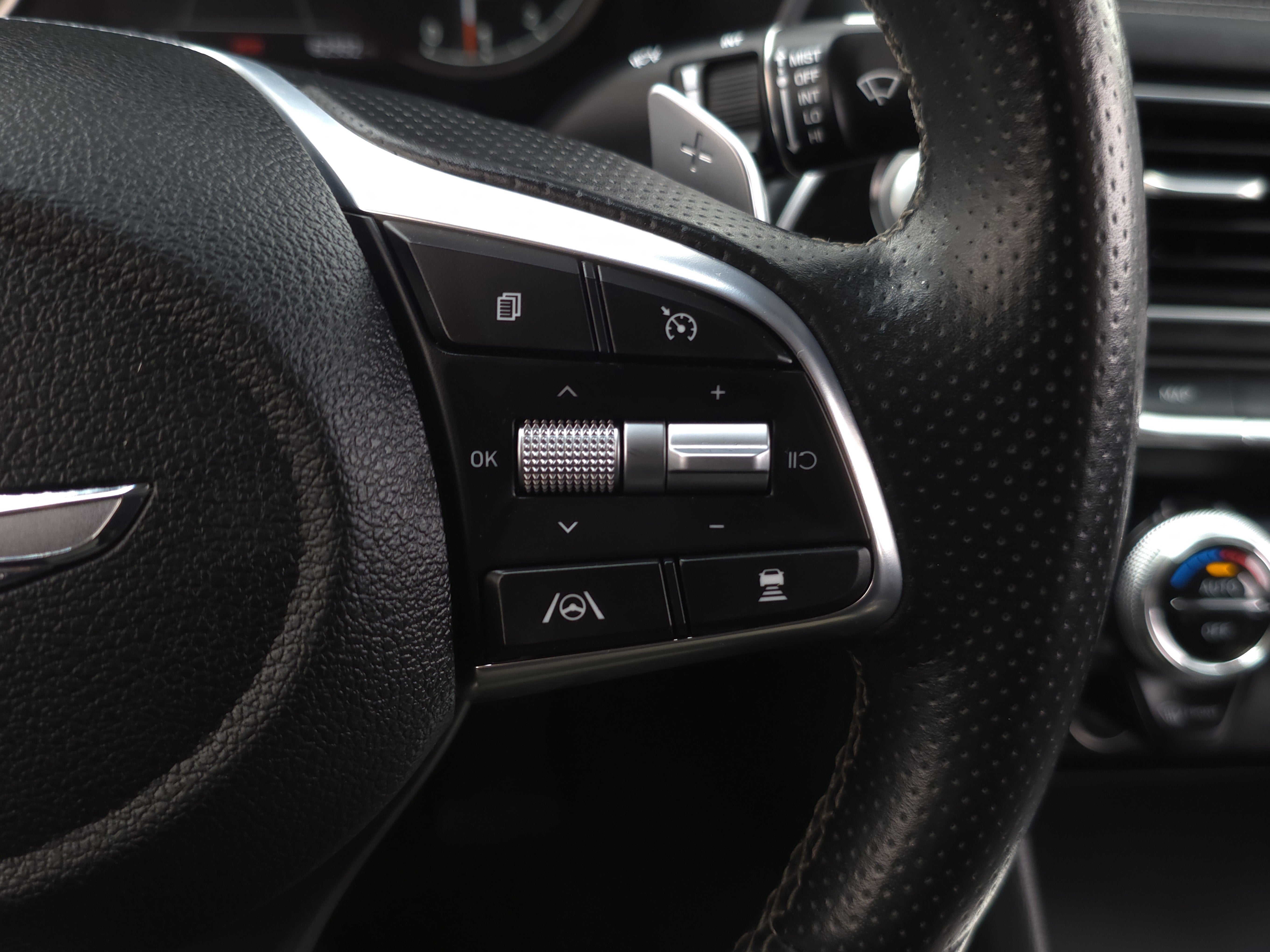 2022 Genesis G70 2.0T