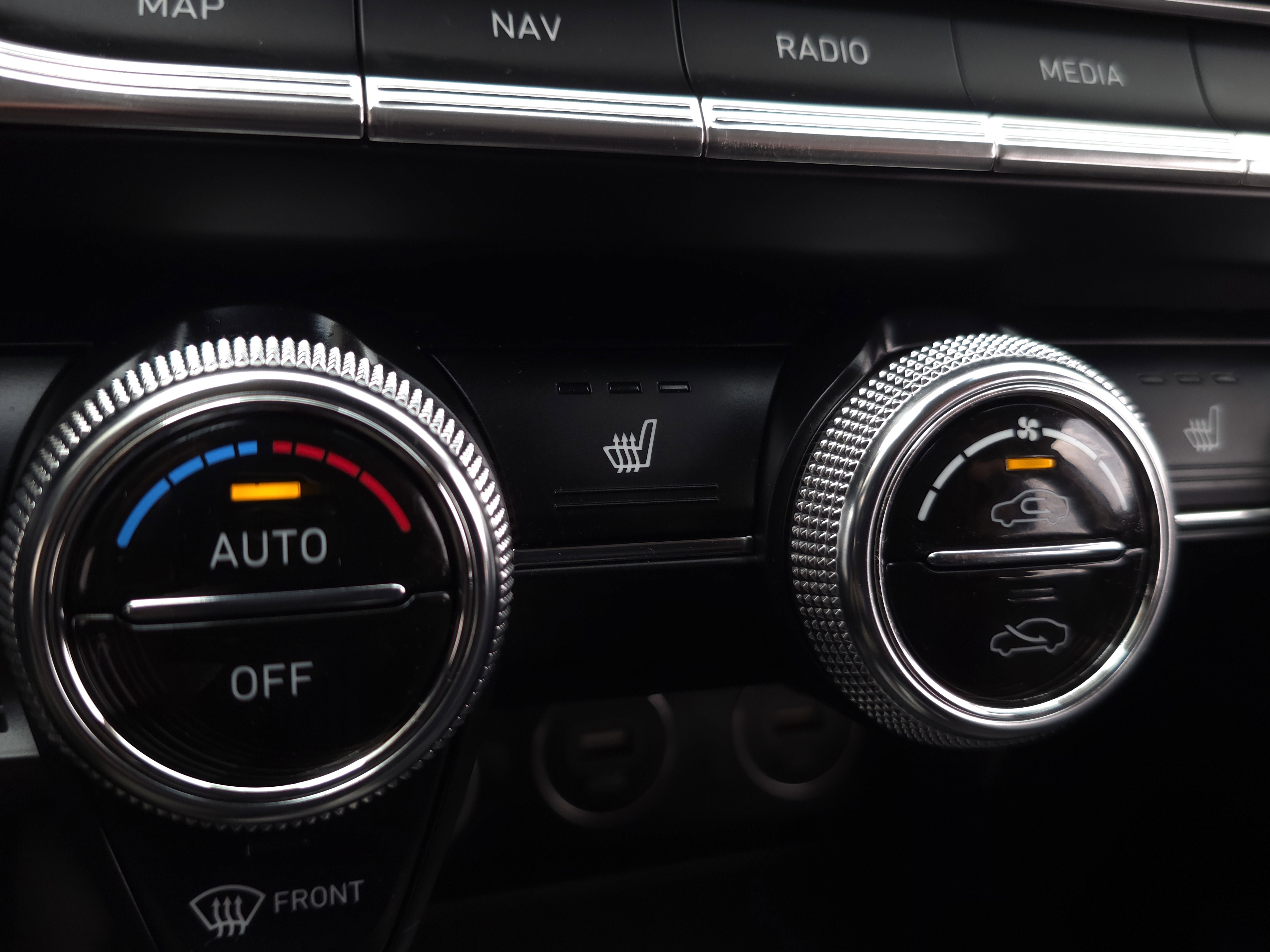 2022 Genesis G70 2.0T