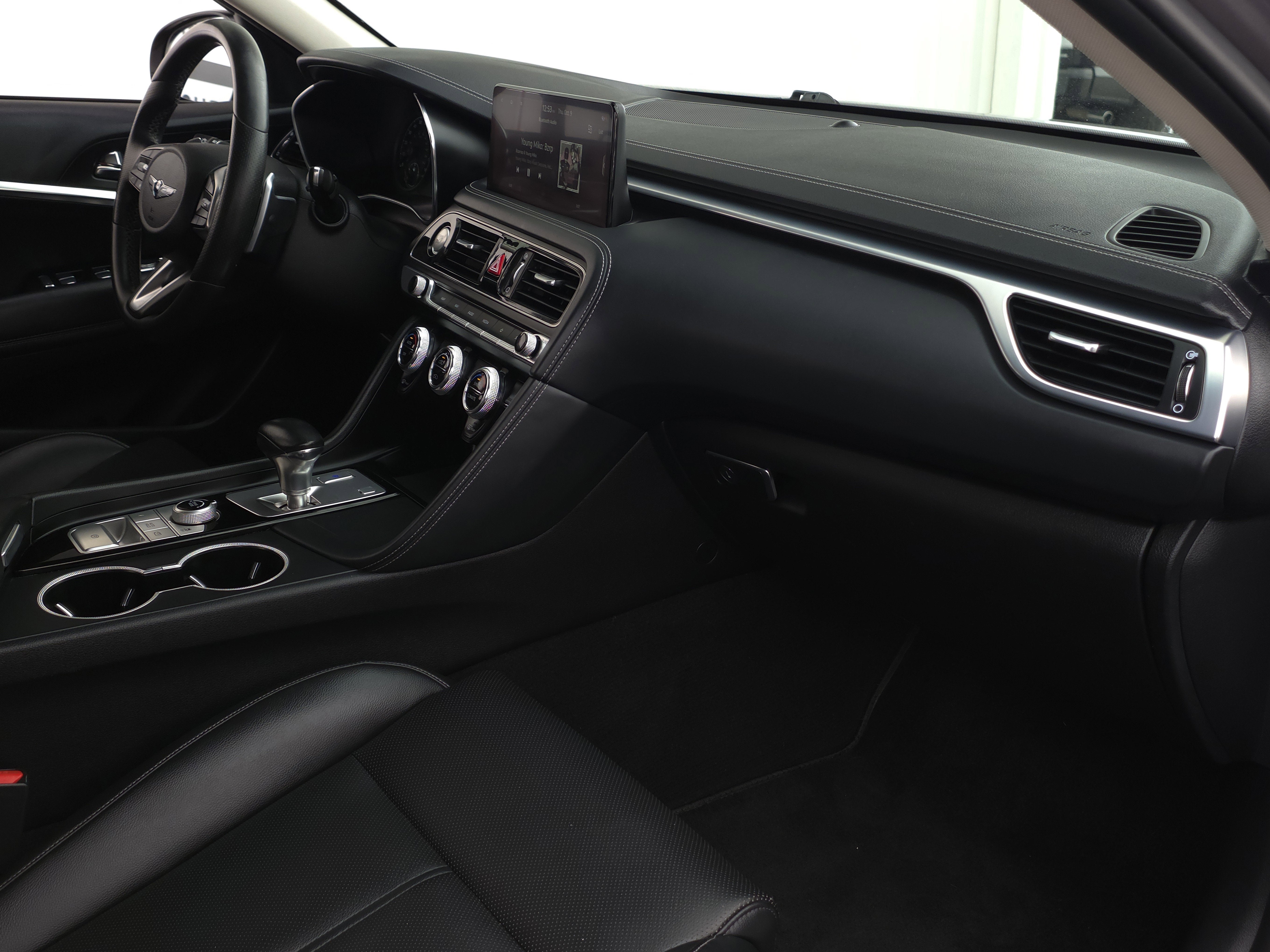 2022 Genesis G70 2.0T