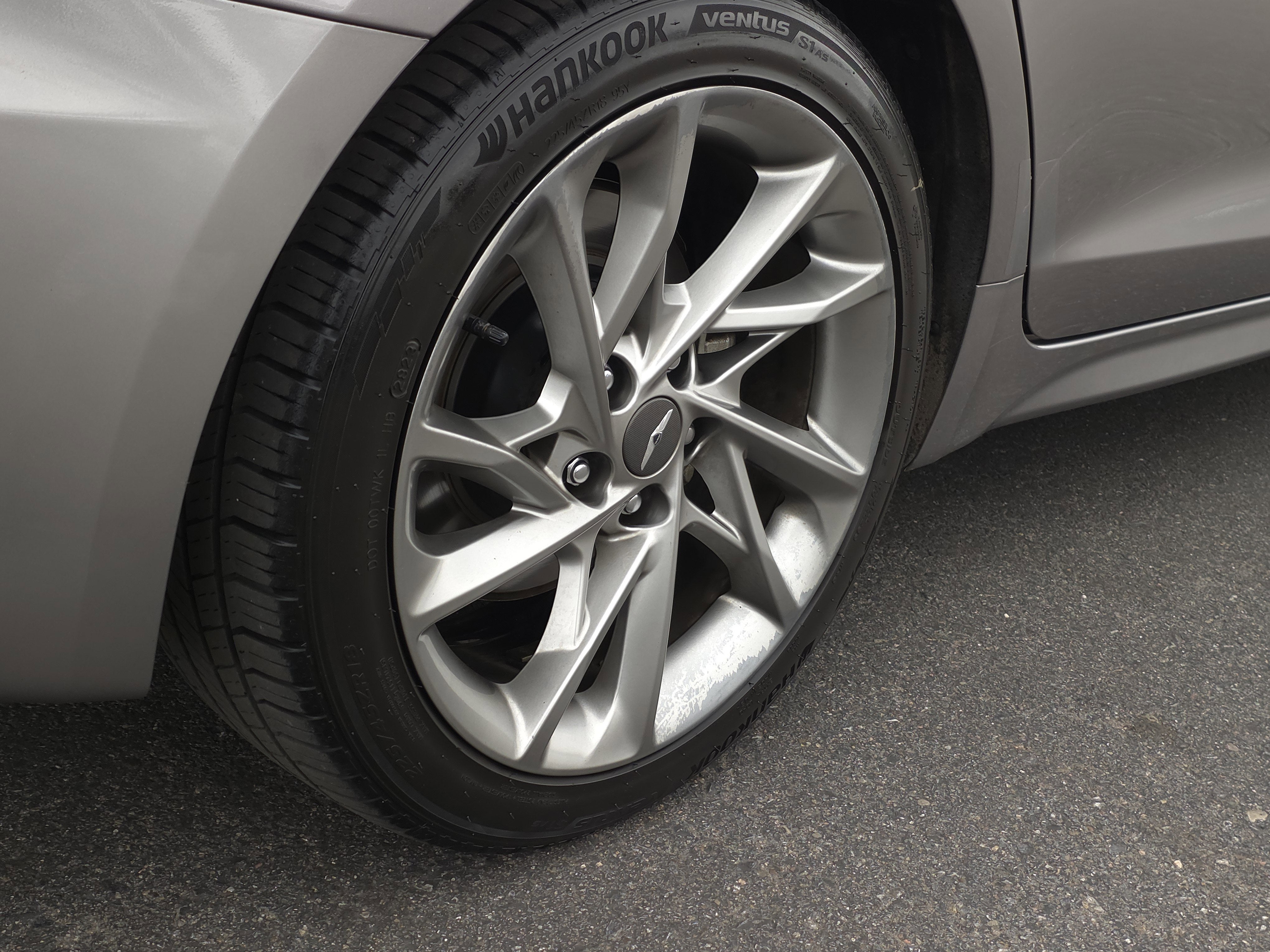 2022 Genesis G70 2.0T