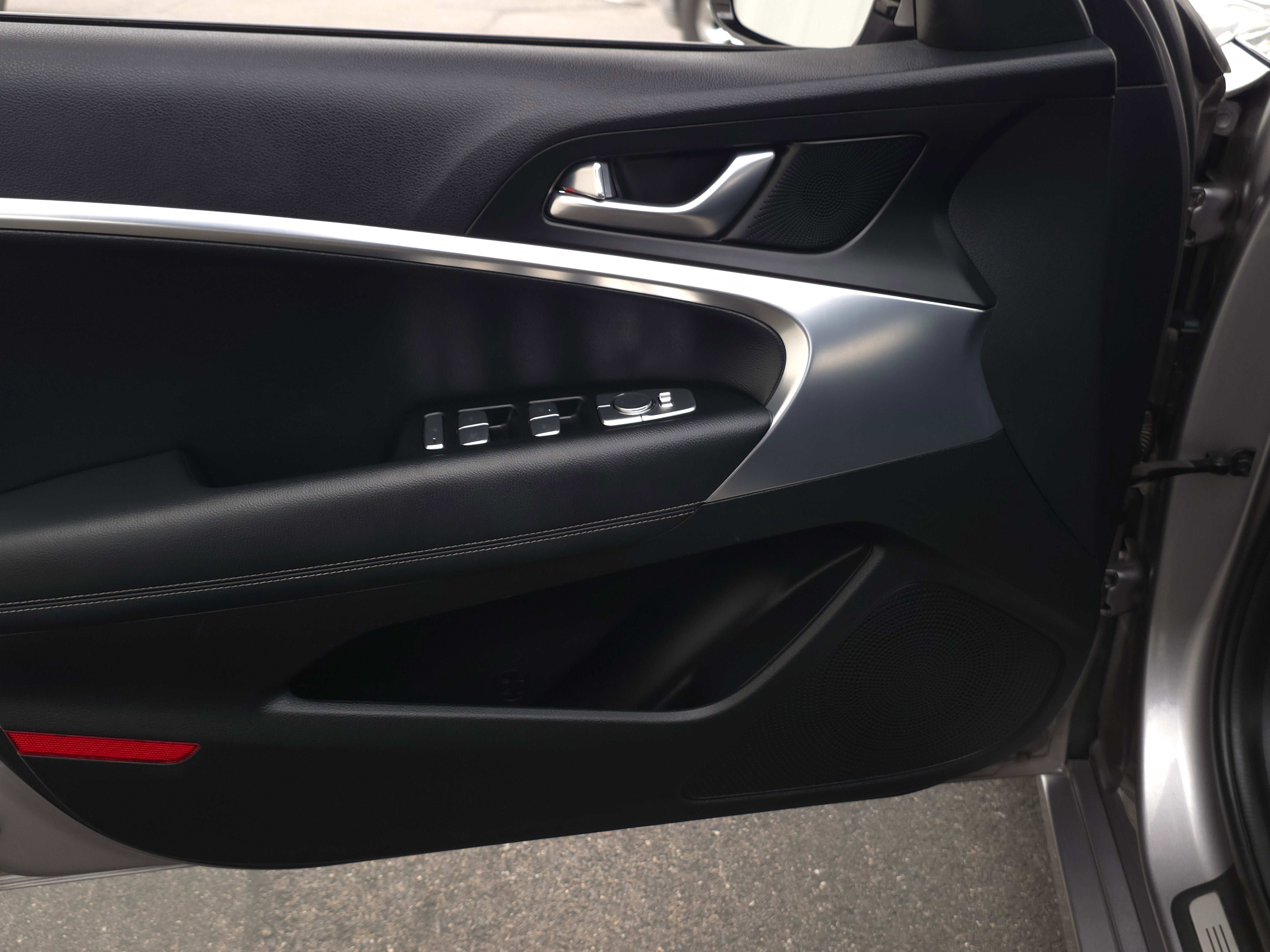 2022 Genesis G70 2.0T