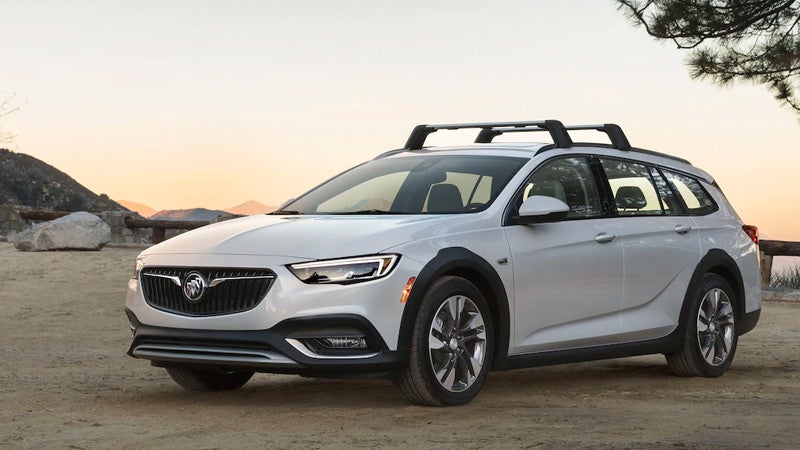 2020 Buick Regal Tourx exterior